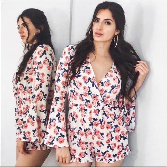 Rose Print Bell Sleeve Romper - Picture 4 of 4